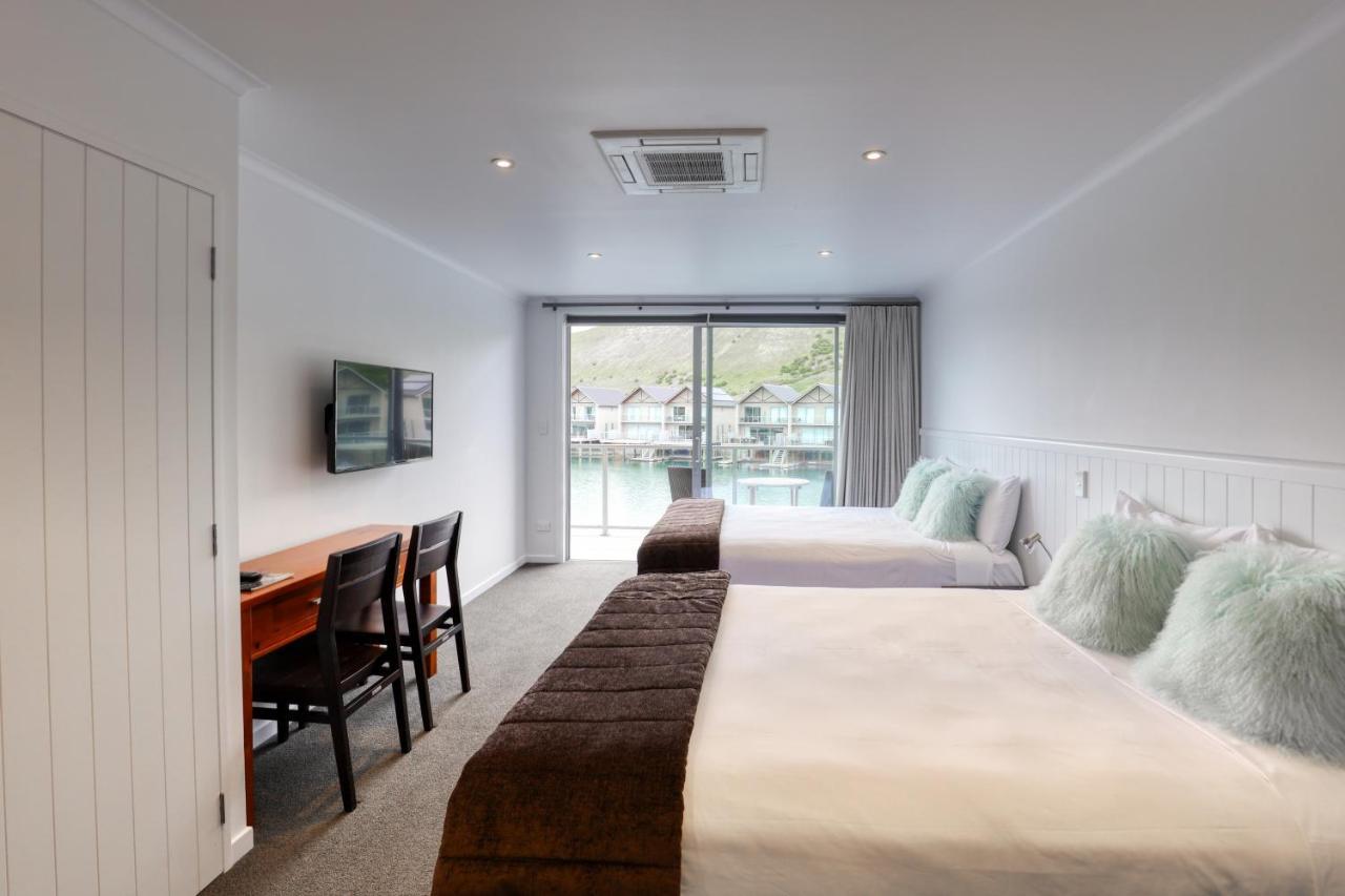 Marsden Lake Resort Central Otago كرومويل المظهر الخارجي الصورة A typical room at the Bayview Hotel