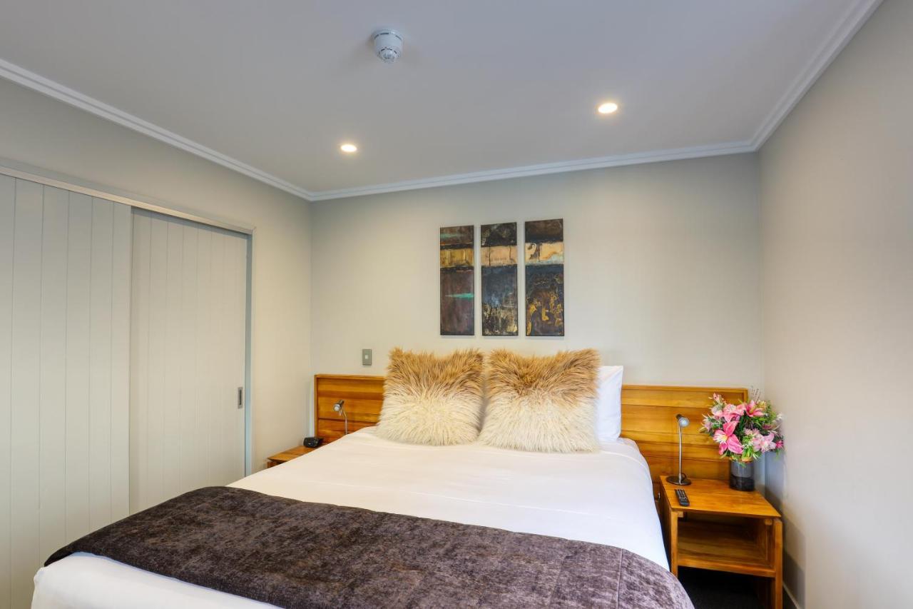 Marsden Lake Resort Central Otago كرومويل المظهر الخارجي الصورة A bedroom at the hotel