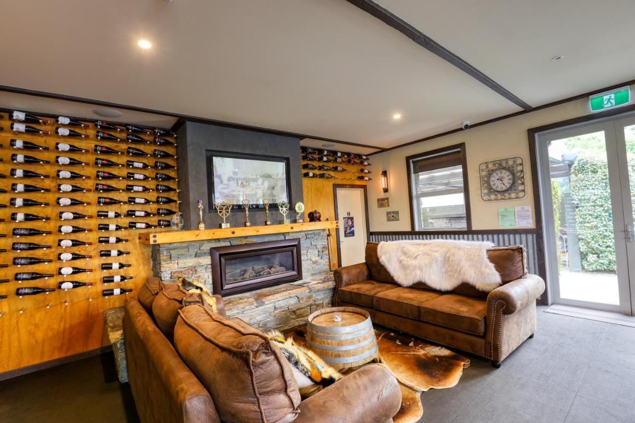 Marsden Lake Resort Central Otago كرومويل المظهر الخارجي الصورة The tasting room at the Te Muna Road winery