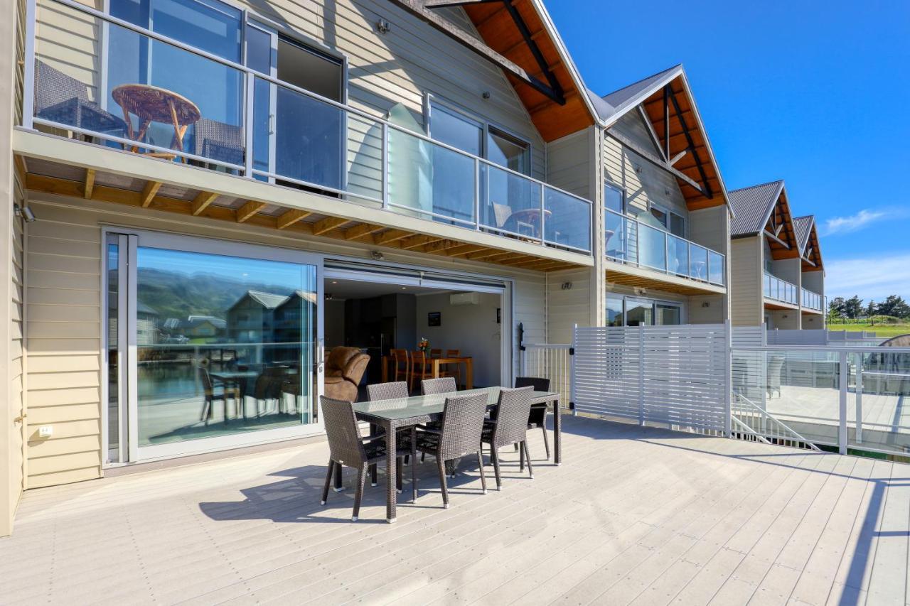 Marsden Lake Resort Central Otago كرومويل المظهر الخارجي الصورة A typical apartment at the Jack's Point clubhouse